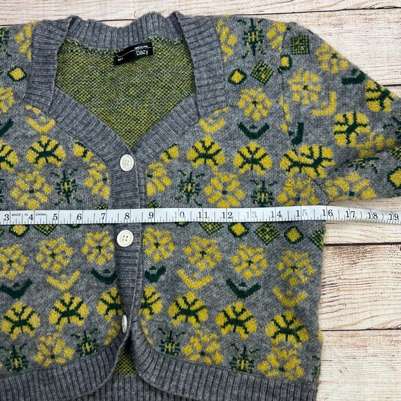 Dazy Gray Cropped Cardigan Sweater Size M Floral Fair Isle Pattern Yellow Green - Picture 5 of 10